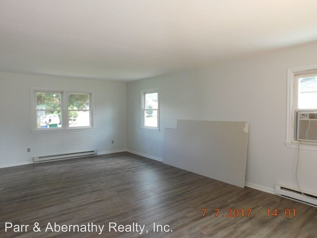 Building Photo - 1110 Pine Ave