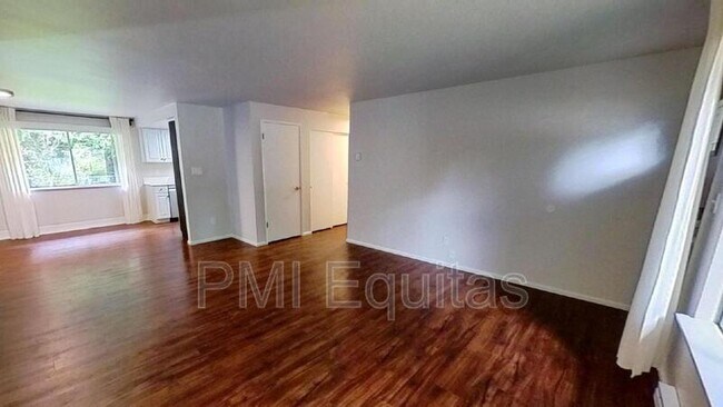 Foto del edificio - 10810 NE 134th St