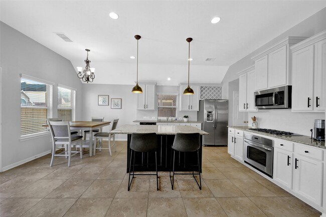 Foto del edificio - 4714 Autumn Pine Ln