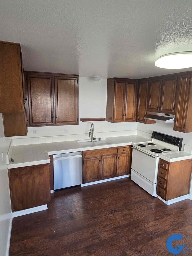 Building Photo - 3 bed/2 bath townhouse near Mesa College and USD