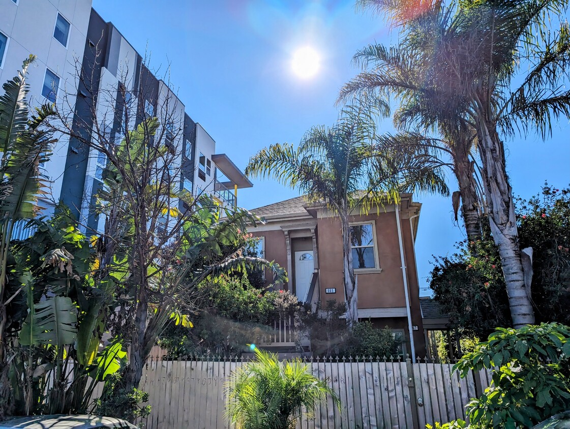 Primary Photo - 667 W MacArthur Blvd