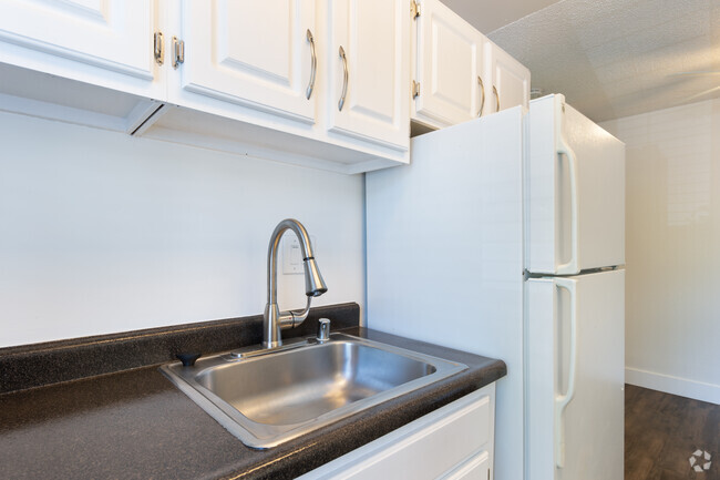 1HAB, 1BA - 592 ft² - Oakview Apartments