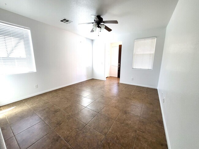 Foto del edificio - 9322 Quiet Mist Ct