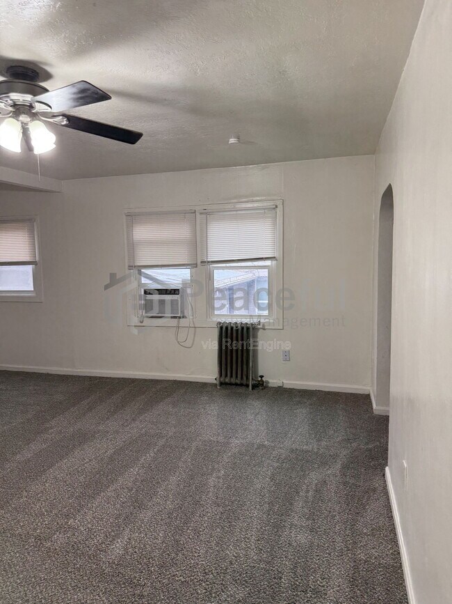 Building Photo - 417 Wall St