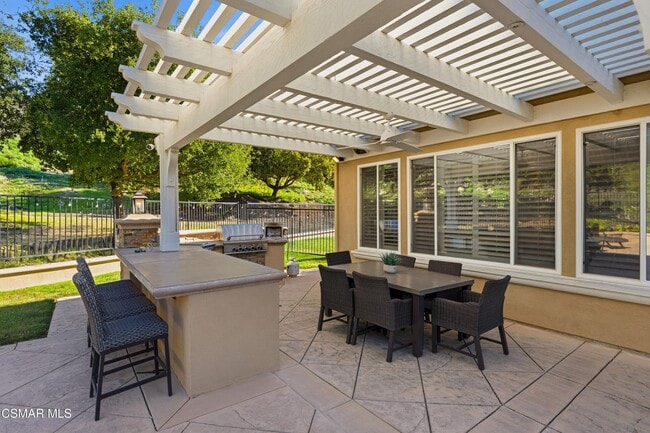 Foto del edificio - 2621 Springbrook Ct