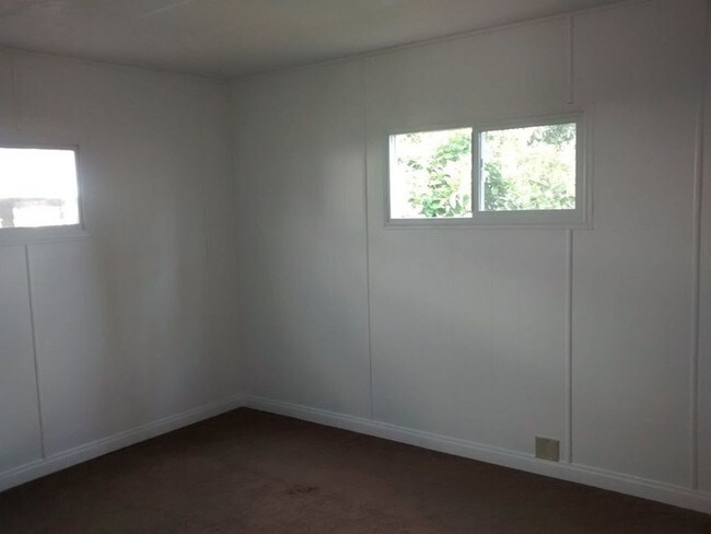 Building Photo - 150 Torrey Pine Ln