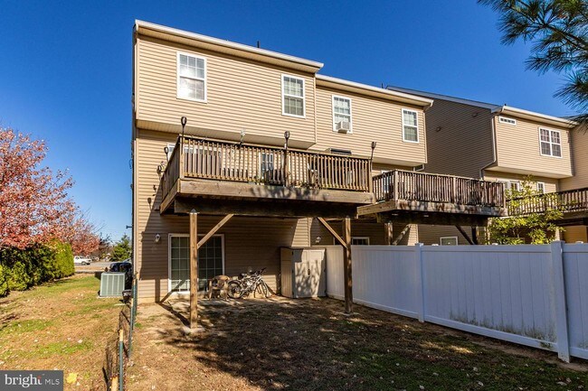 Building Photo - 600 Cinnaminson St