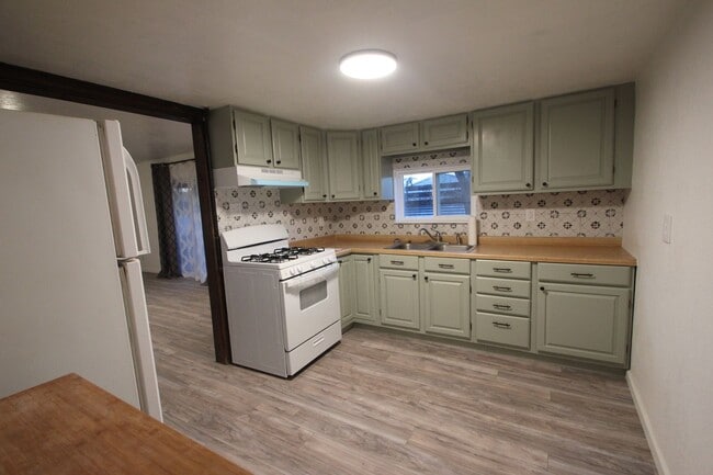 Building Photo - 1414 Griego Rd NW