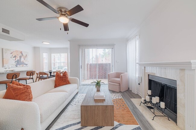 Building Photo - The Elle Collection