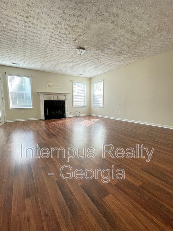 Building Photo - 2054 Pierce Way