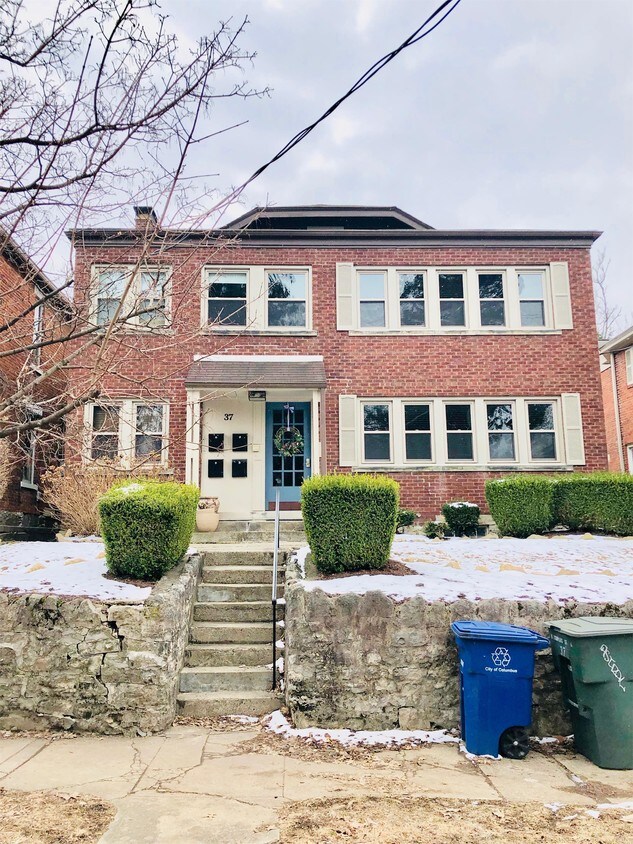 Primary Photo - 37 W Tompkins St