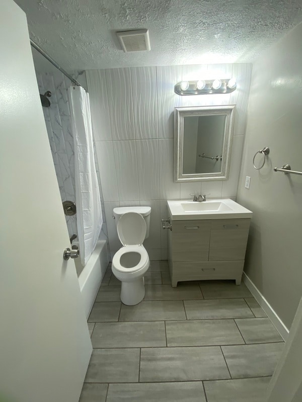 Building Photo - 1590 S 500 E