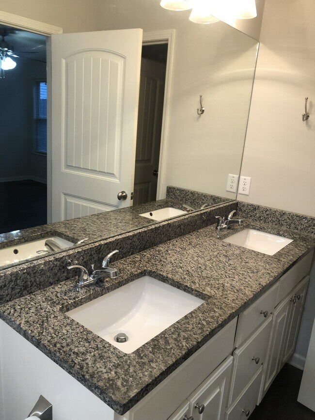 Foto del edificio - 3372 Garden Club Dr