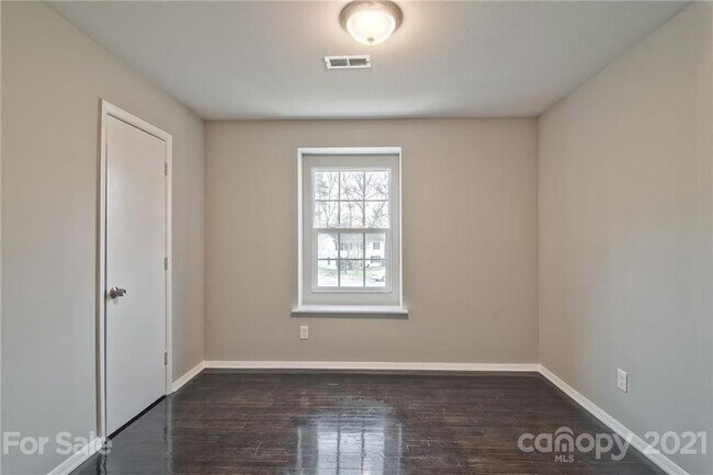 Building Photo - 7023 Milport Pl.