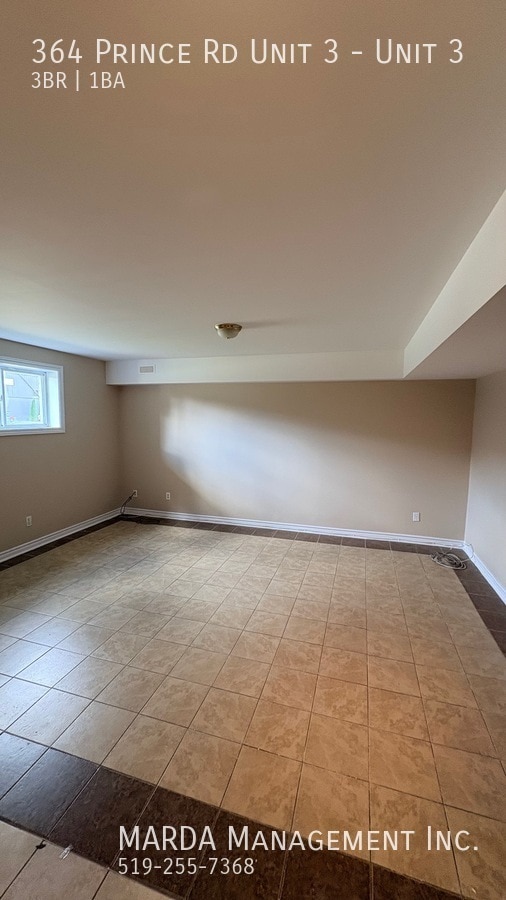 Building Photo - COZY 3 BEDROOM 1 BATH - WEST SANDWICH TOWN PLUS HYDRO & WATER!