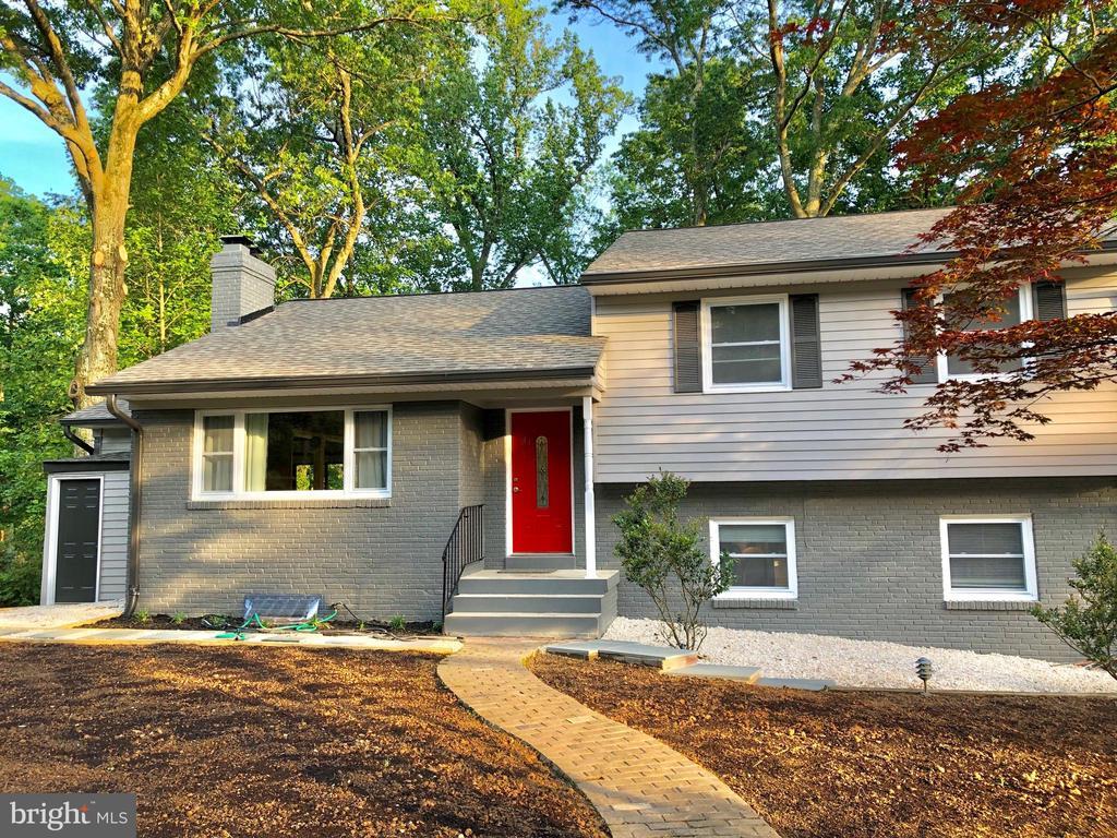 Foto principal - 407 MacArthur Ave NE