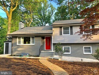 Building Photo - 407 MacArthur Ave NE