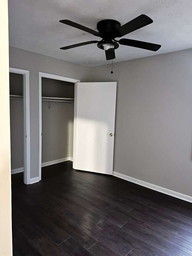 Foto del edificio - 6920 Timberwood Dr