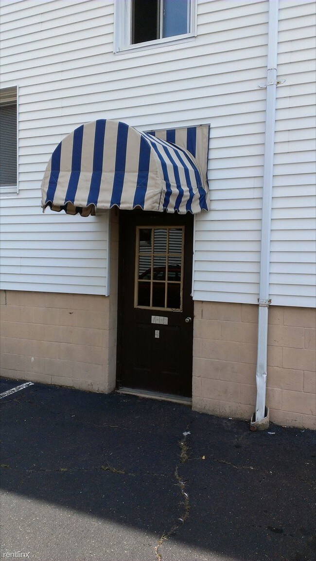 Building Photo - 4 Van Zant St
