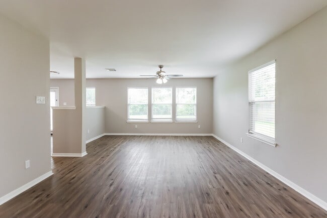 Building Photo - 619 Sea Anchor Way