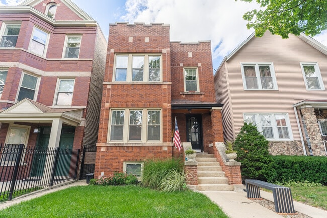 Building Photo - 2732 N Monticello Ave