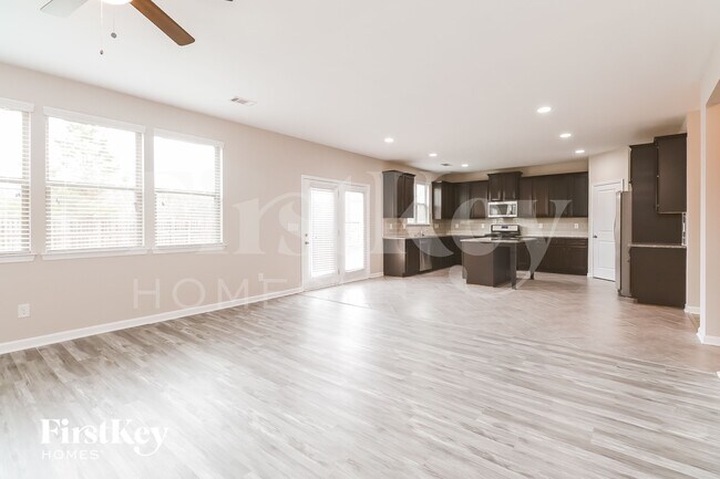 Building Photo - 175 Craines View