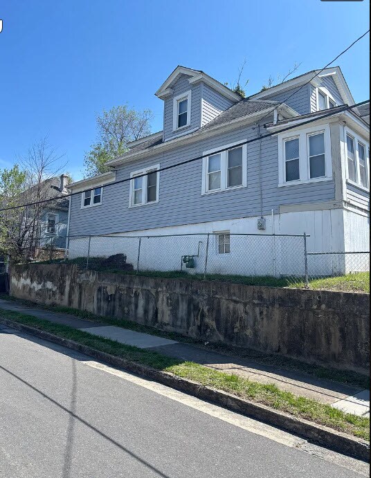 Foto del edificio - 737 Harrison Ave NW