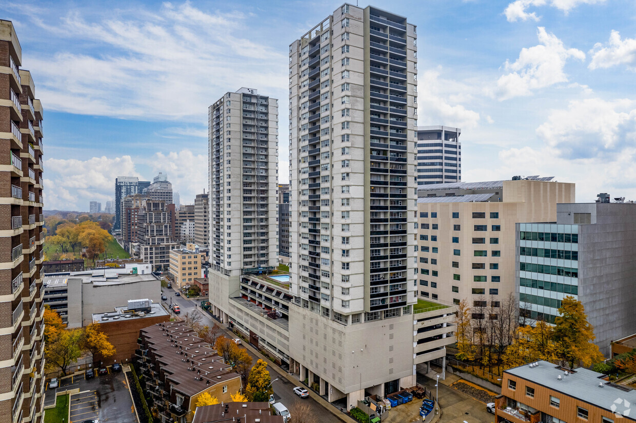 60 PLEASANT BLVD TOUR - Commonwealth Towers