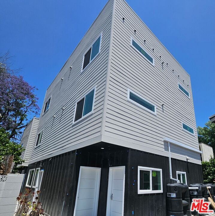 Foto del edificio - 11839 Runnymede St
