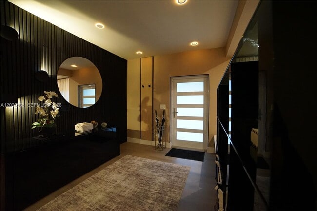 Building Photo - 7700 Coquina Dr