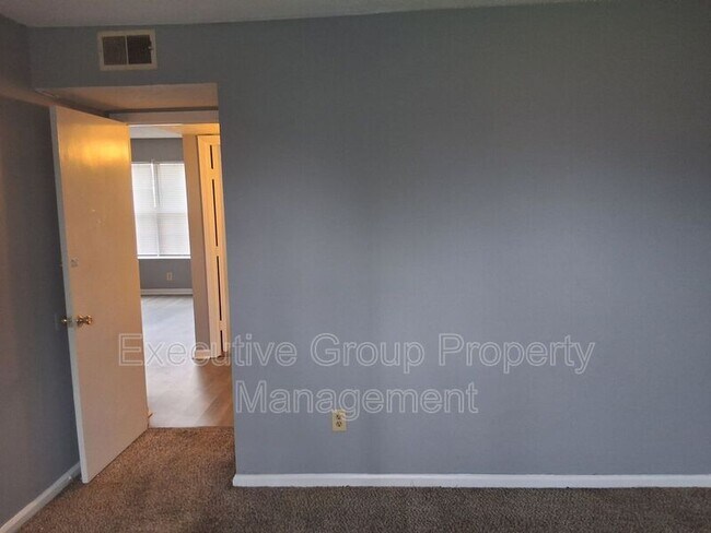 Foto del edificio - 340 Shelby Ave
