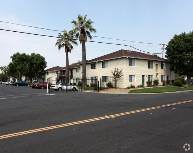 Courtyard Village Apartments West Sacramento, CA