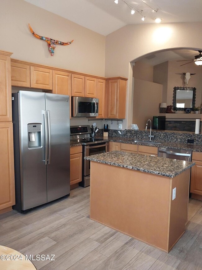 Building Photo - 9674 E Country Ct