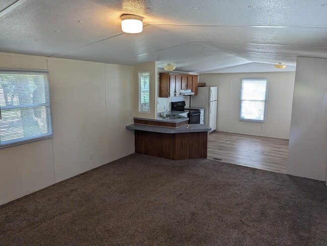 Building Photo - 85 Ransdell Ln