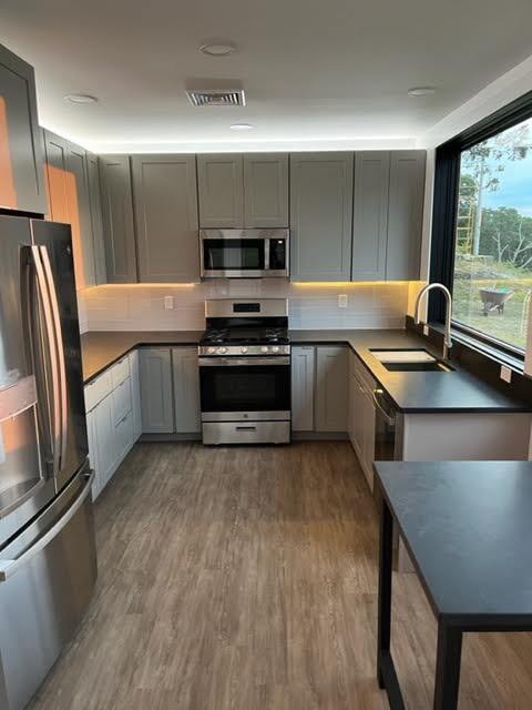 Kitchen - 401 Woodmont Rd