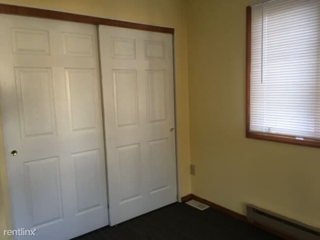 Building Photo - 3 br, 1 bath House - 827 Bella Ln