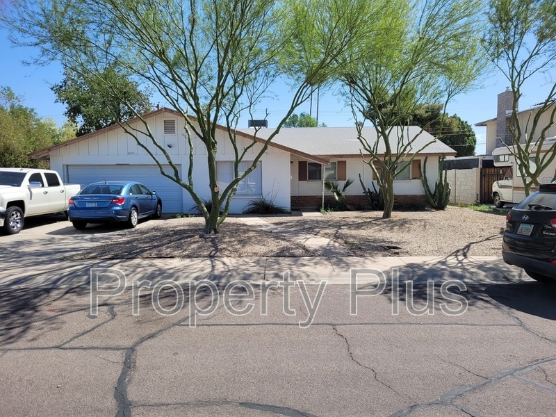 Primary Photo - 2605 S Rita Ln