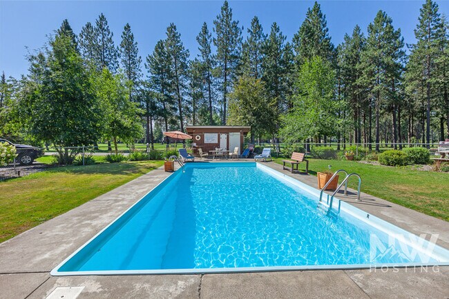 Building Photo - RT 05305