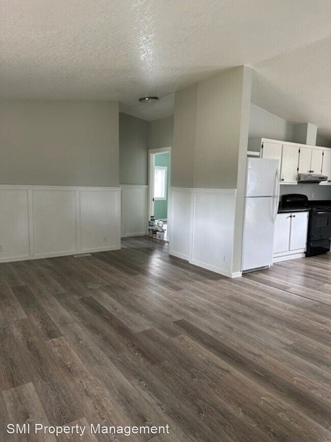 Foto del edificio - 3 br, 2 bath House - 334 SE Hazel St