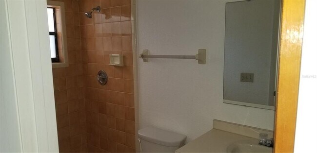 Foto del edificio - 594 Heather Ln