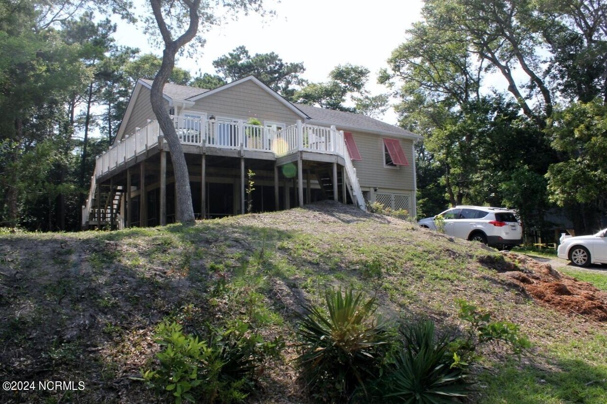 Primary Photo - 131 Doe Dr