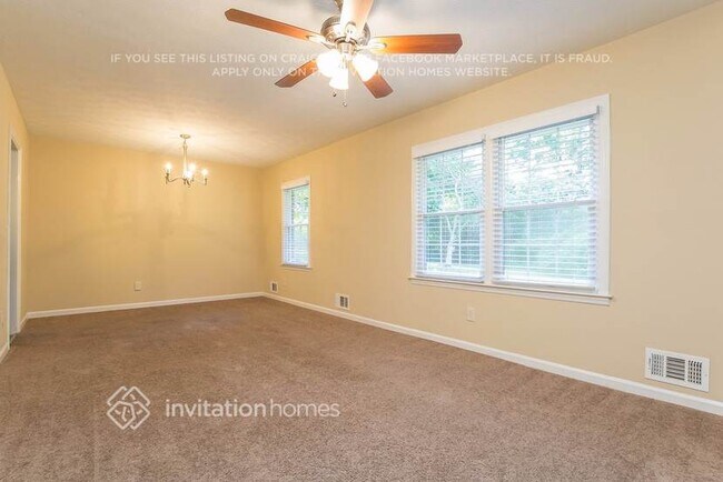 Foto del edificio - 3195 Sharon Ln