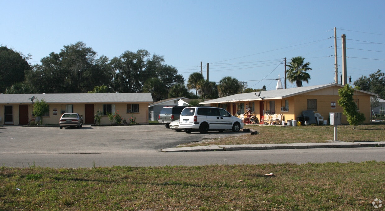 Primary Photo - Lincoln Village