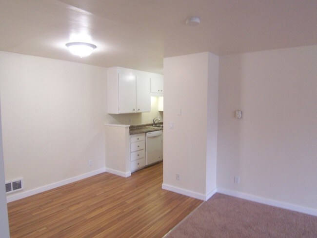 Foto del edificio - 9511 Roosevelt Way NE