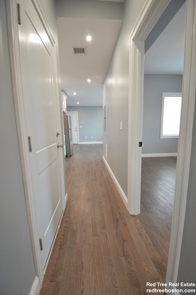 Building Photo - 17 Spring Garden St