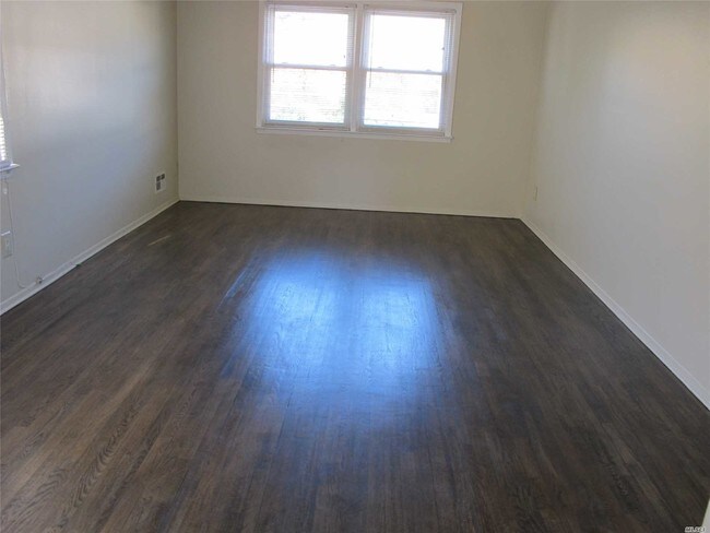 Foto del edificio - 214-15 15th Ave