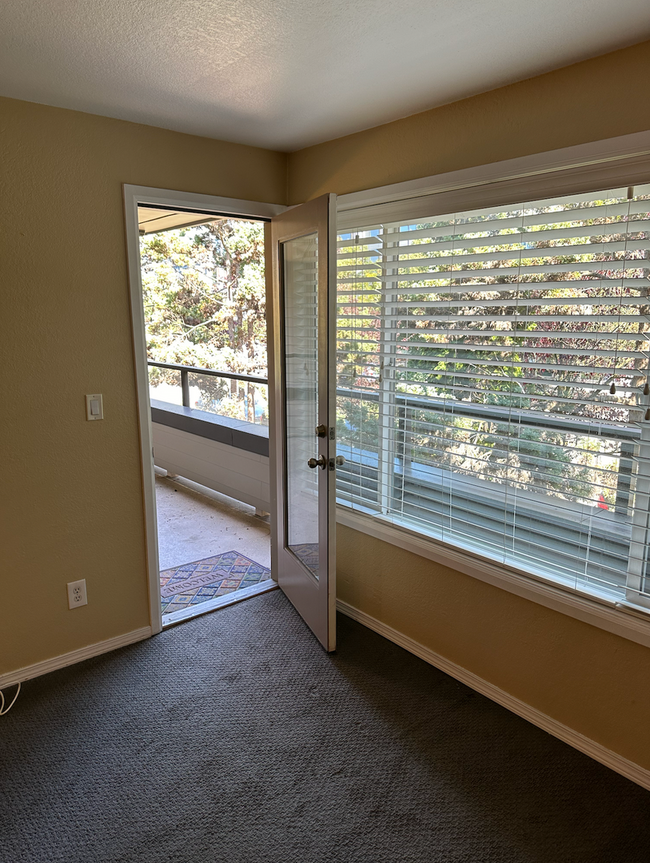 Foto del edificio - 1BR/1BA Condo in Garden Terrace Complex! D...