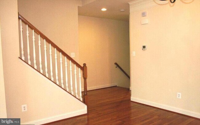 Building Photo - 442 Whetstone Glen St