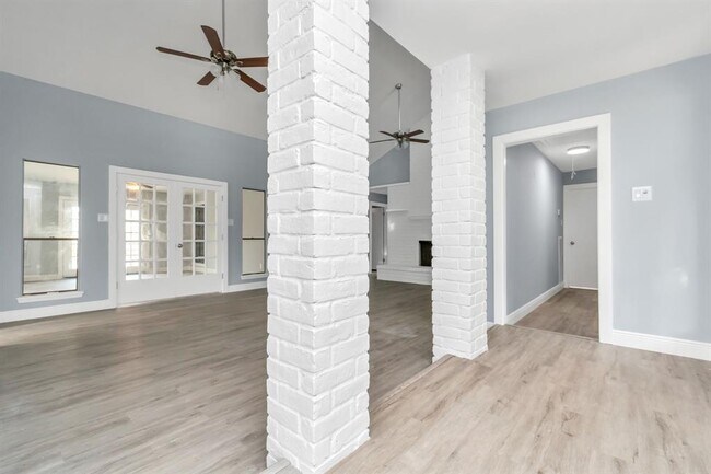 Foto del edificio - 3514 Summit Ln