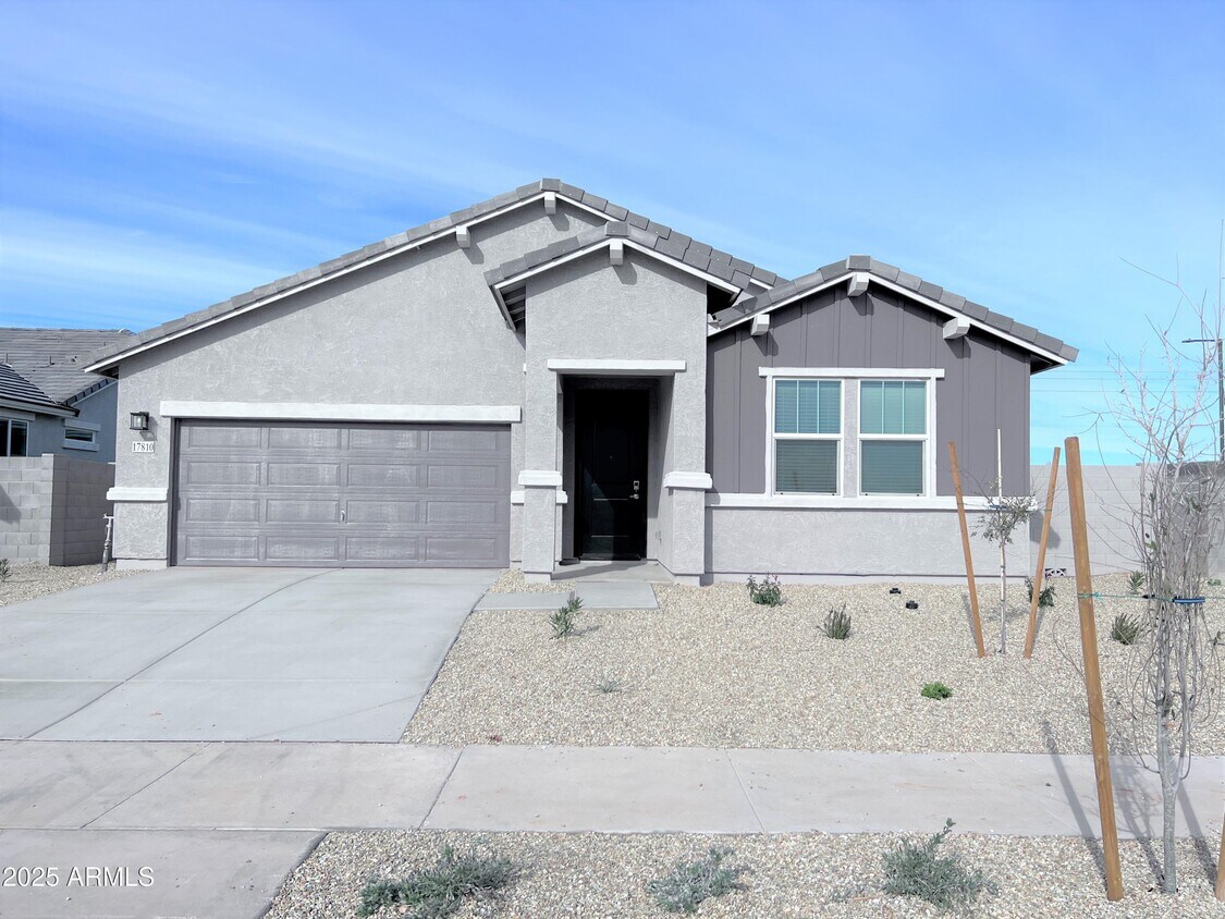 Foto principal - 17810 W Monte Lindo Ln